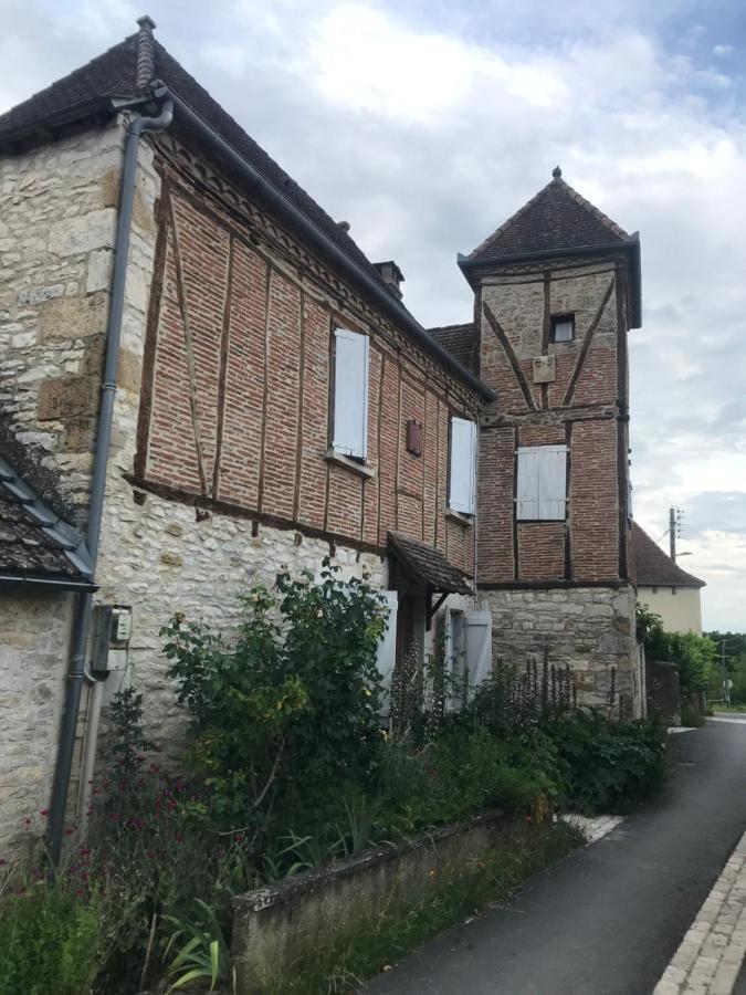 Le pigeonnier logement 4 personnes La maisonnette rénovée logement 2 personnes Floirac  Exterior foto